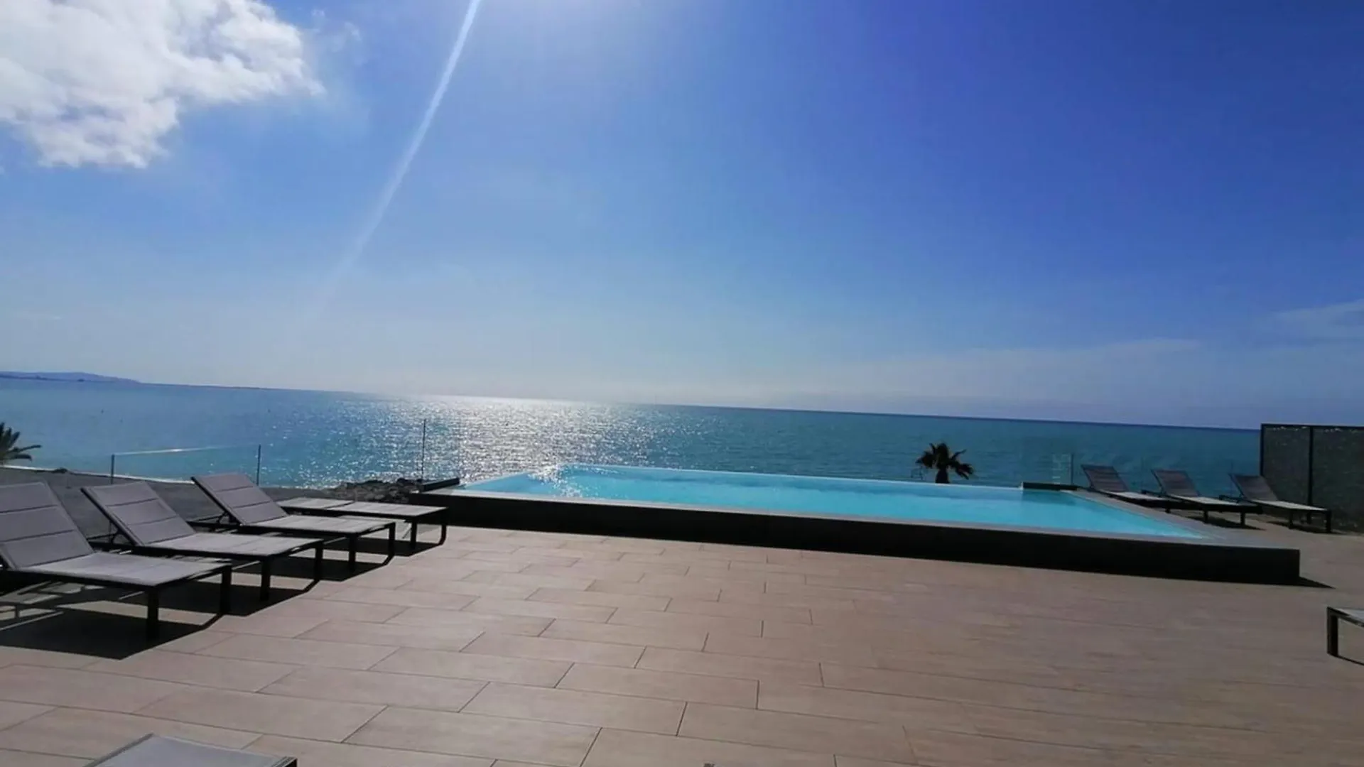 Apartment Studio Feet In The Water Friendly Cozy And Unique Villeneuve-Loubet